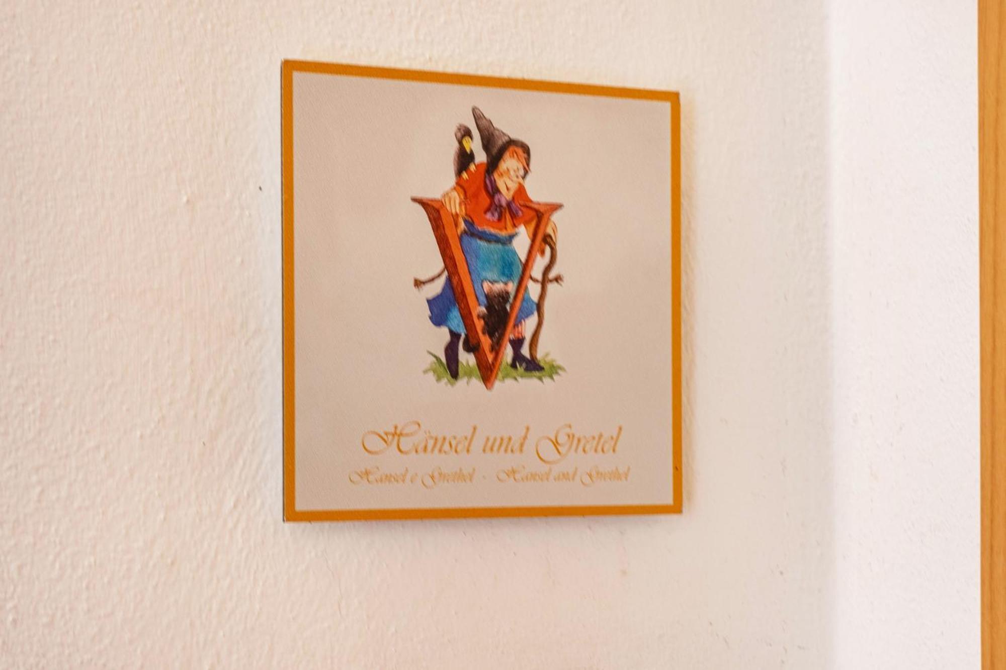 Haensel Und Gretel Schlosshof Umes 外观 照片