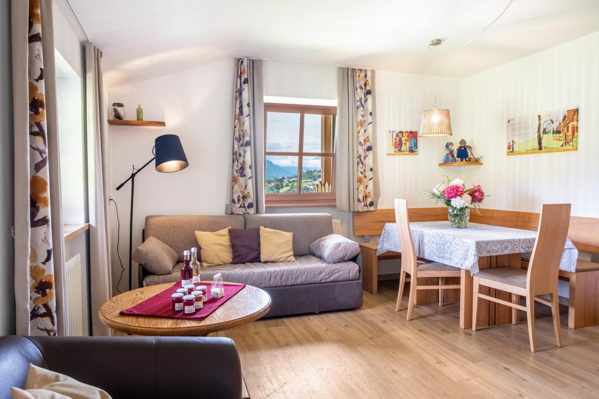 Haensel Und Gretel Schlosshof Umes 外观 照片